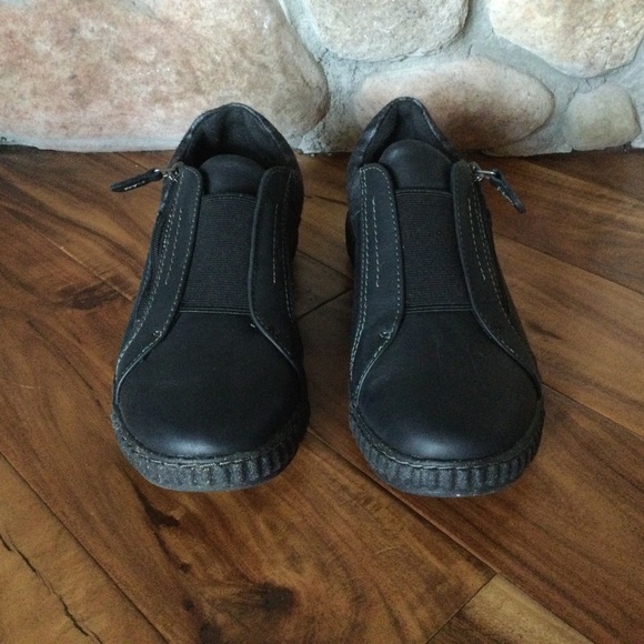 ✔️ Clarks Caroline Cove Black Leather Slip On Comfort Shoes size 9.5 W - Picture 2 of 7